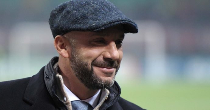 Gianluca Vialli, il cancro e la lezione contro la retorica della “lotta del guerriero”: la vera impresa eccezionale è essere normale