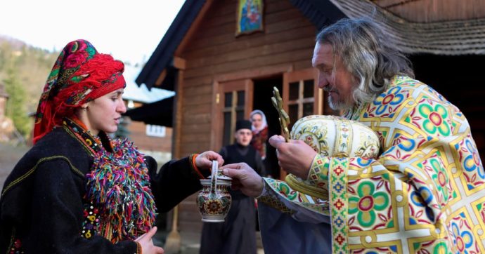 Zelensky sospende la cittadinanza a 13 sacerdoti filorussi