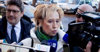 Copertina di Bus, rane e cacao:  il tour di Moratti parte dal cimitero