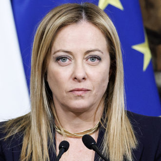 Copertina di Meloni si auto-sbugiarda e tartassa gli italiani: il Fatto di domani 11 gennaio