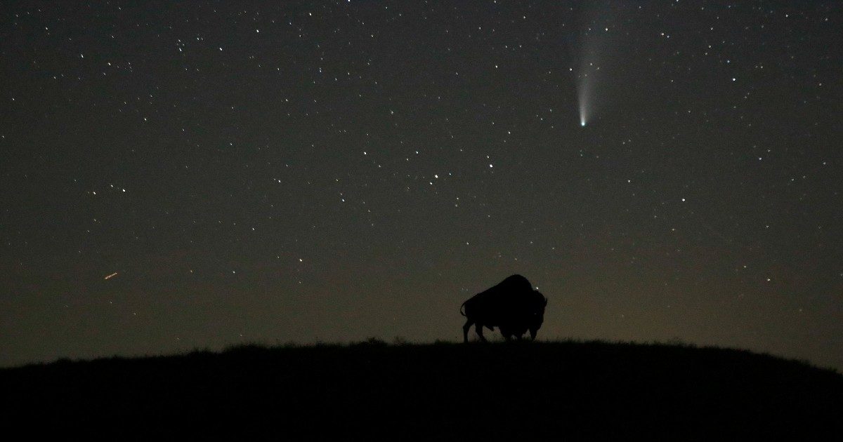 La spettacolare cometa C/2023 A3 Tsuchinshan Atlas si mostrerà anche oggi domenica 13 ottobre