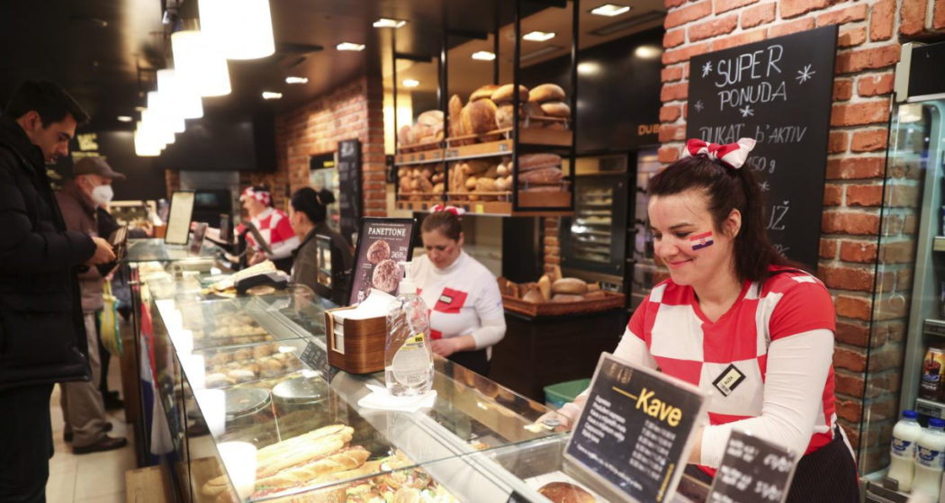 Croazia, a dieci giorni dall’ingresso nell’euro i prezzi sono impazziti. Il governo: “A breve severi interventi contro i furbi”