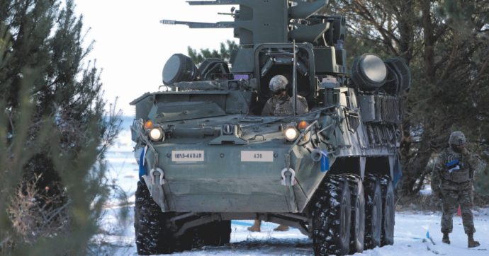 Copertina di Armi in Ucraina, scorte Nato a secco: e Kiev chiede sempre i carri armati