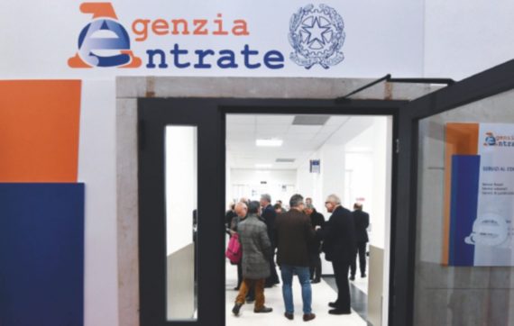 L’evasione fiscale nel 2022 torna sopra i 100 miliardi, cresce il nero su affitti e imprese. Gli autonomi evadono il 60% del dovuto