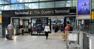 Copertina di Londra, pacco con uranio trovato all’aeroporto di Heathrow: indagini dell’Antiterrorismo
