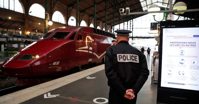 Parigi, punteruolo contro i passanti: sei persone ferite alla stazione ferroviaria Gare du Nord