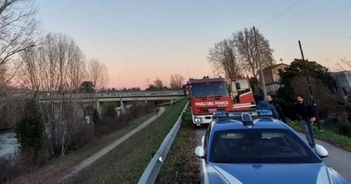 In fuga dai poliziotti, poi annega: “Picchiato”