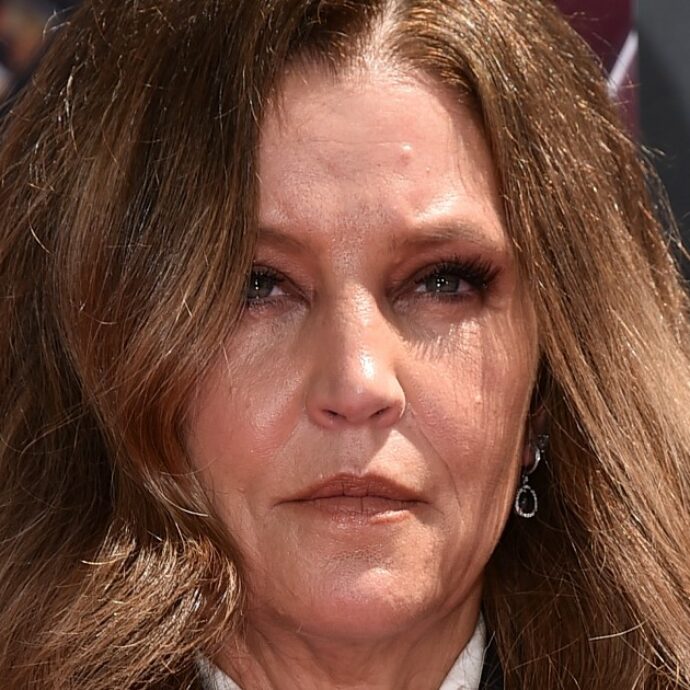 Morta Lisa Marie Presley, la tumultuosa vita della figlia di Elvis: dai matrimoni con Michael Jackson e Nicolas Cage, a Scientology e la morte del figlio