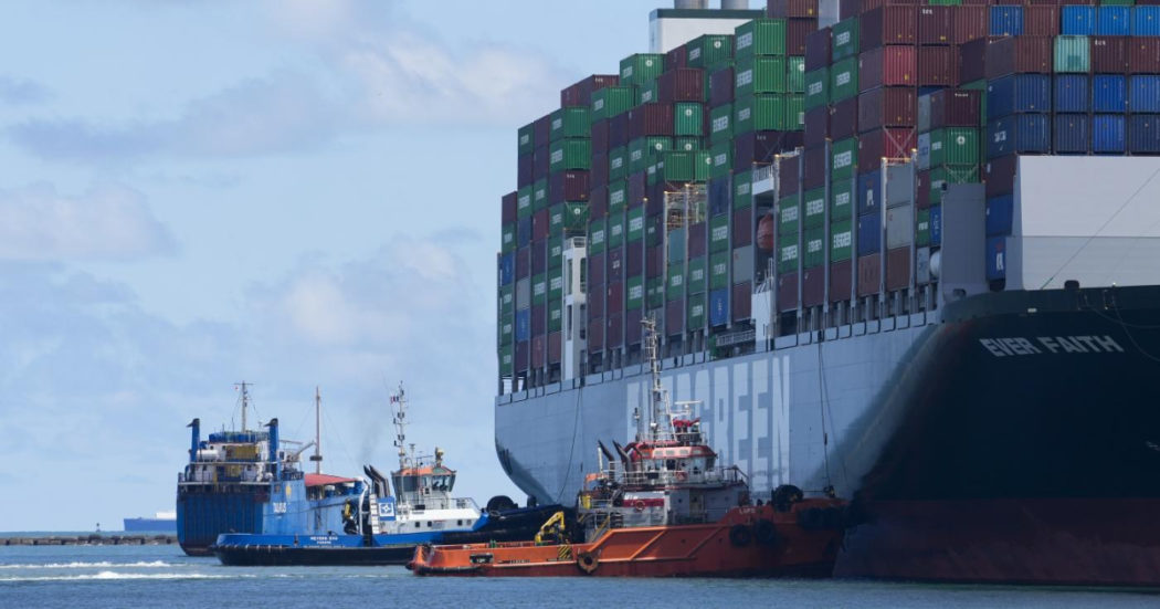 Cina, esportazioni in calo per il terzo mese consecutivo. A dicembre – 10%. Tengono gli scambi con la Russia