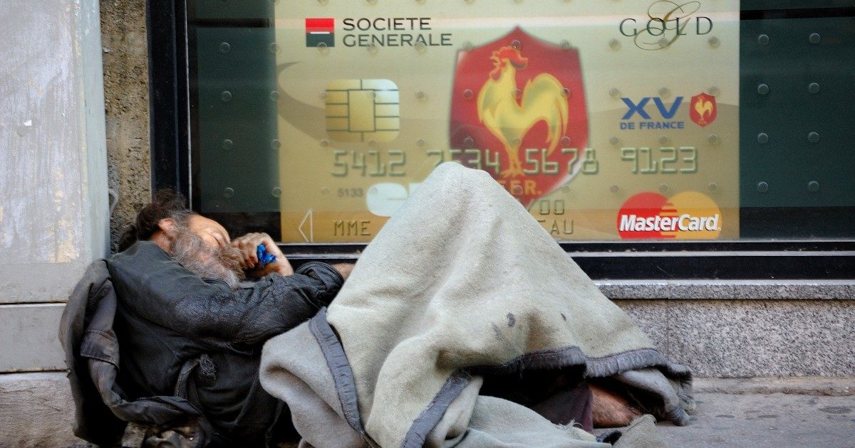 Inflazione e disuguaglianza, Oxfam: “Così gli extraprofitti dei gruppi energetici e agro-alimentari hanno contribuito a far volare i prezzi”