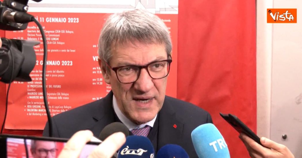 Caro benzina, Landini: “Si sono fatte marchette elettorali e ora aumentano prezzi e inflazione. Stanno emergendo limiti della manovra”