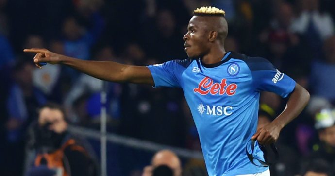 Il Napoli travolge la Juventus e ipoteca lo scudetto: finisce con uno storico 5 a 1