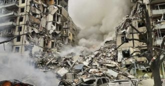 Copertina di Ucraina, attacco missilistico russo su vasta scala: sventrato un condominio a Dnipro, tra le vittime anche minorenni