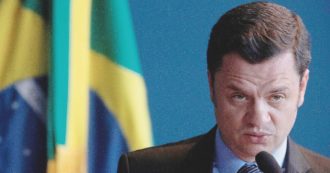 Copertina di Assalto alle istituzioni: arrestato l’ex ministro della Giustizia appena rientrato dagli Usa