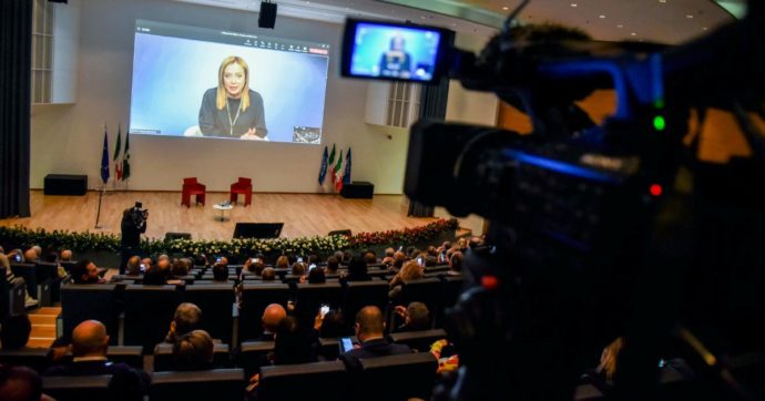 Meloni, pizzini a FI e Lega: “Non voglio bastoni tra le ruote”