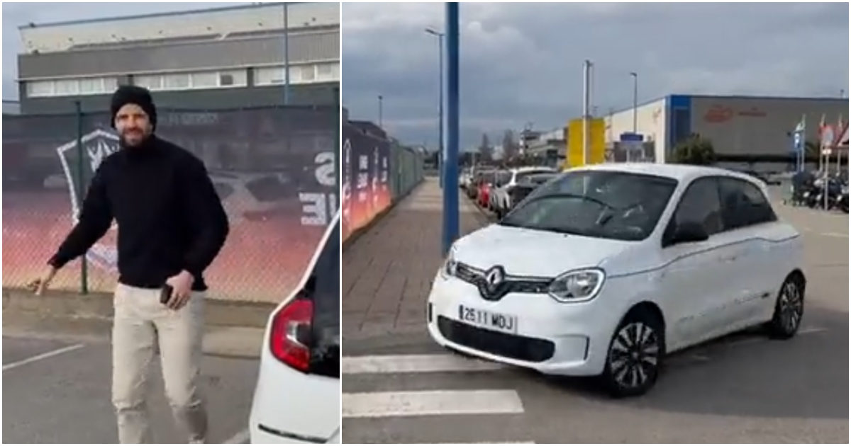 Piqué arriva in Twingo ma nessuno si accorge del messaggio racchiuso nella targa. Ecco qual è