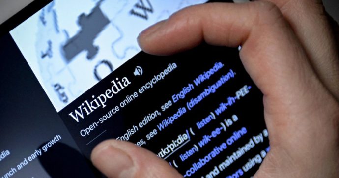 Wikipedia, il lato oscuro tra soldi e manipolazioni