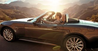 Copertina di Gli uomini con auto sportive sono più insicuri sulle dimensioni del loro pene: lo conferma la scienza (e sì, Greta Thunberg aveva ragione)