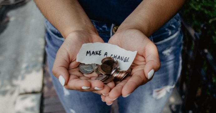 Copertina di Negano la povertà per eliminare la lotta di classe: ieri, oggi, sempre bell hooks