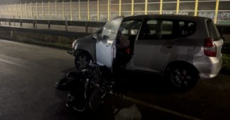 Copertina di Incidente a Usmate Velate, rider in scooter travolto da un’auto e trascinato per oltre 70 metri – Video