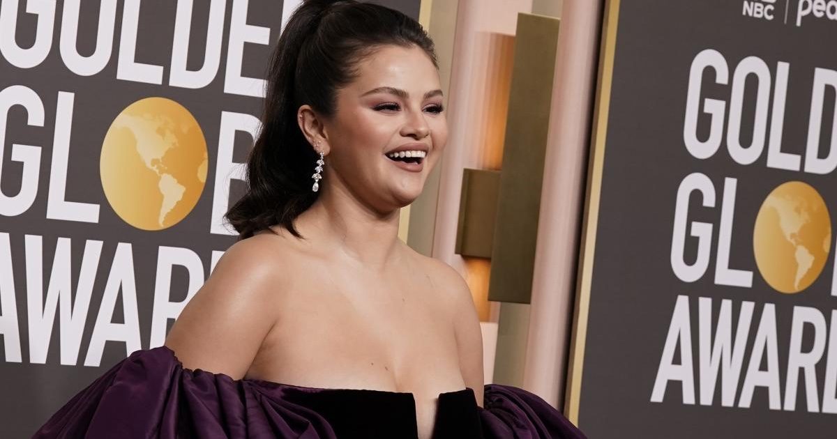 Selena Gomez replica al body shaming: “Sono un po’ grossa perché me la sono goduta durante le vacanze di Natale”