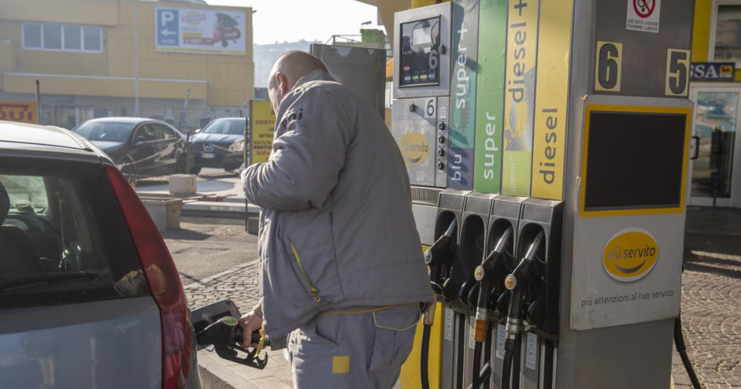 Benzinai, finito l’incontro con il governo. Confermato lo stop del 25 e il 26 gennaio. “Ma c’è spazio per trattare fino all’ultimo”