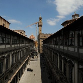 Uffizi, chi si rivede: tornano in sala oltre 200 Autoritratti (su quasi 2mila). Arriva in visita pure Sangiuliano (ma per inaugurare il ristorante)