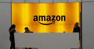 Copertina di Amazon ai dipendenti contrari al ritorno in ufficio per 3 giorni a settimana: “Forse le cose per voi qui non funzioneranno”