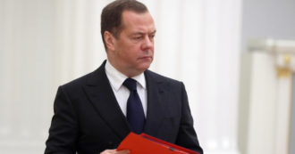 Medvedev: “Una sconfitta russa in Ucraina significherebbe guerra nucleare”