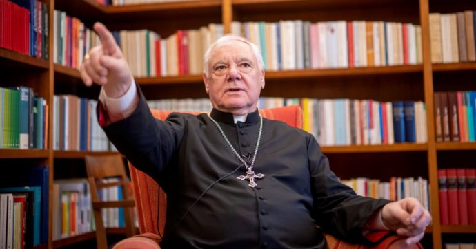 Il card. Mueller attacca il Papa: “Cerchio magico a Santa Marta”