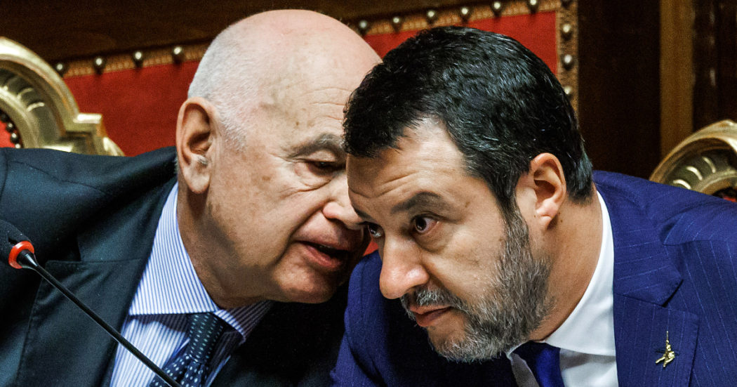 Intercettazioni, scontro nella maggioranza. Salvini e Ostellari attaccano Nordio e FdI: “No al bavaglio ai giornalisti”. Il ministro: “Non ho mai pensato a dimettermi”