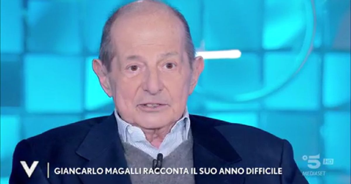 Verissimo, Giancarlo Magalli torna in tv per la prima volta dopo il tumore: “Ho perso 24 chili. A causa dei farmaci una sera mi sono strappato i cateteri”