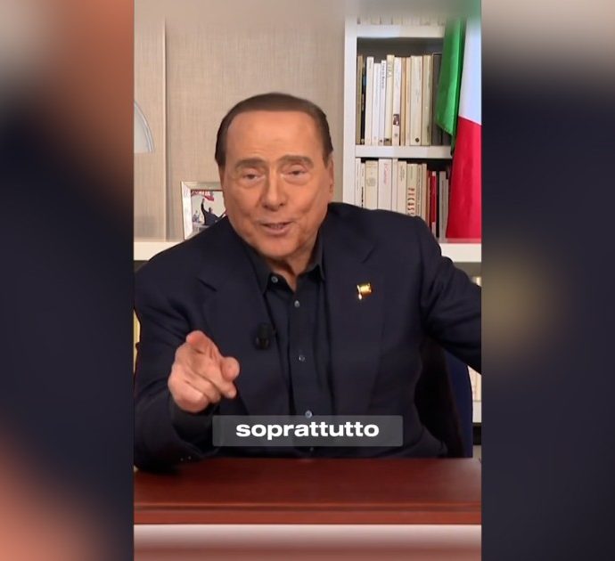 Berlusconi festeggia i 5 milioni di follower su Tik Tok: “Ma vi devo piacere soprattutto nella cabina elettorale”