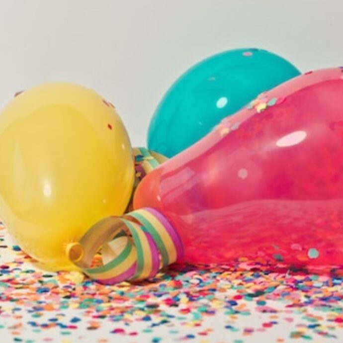 “Poteva essere un disastro, un compleanno senza invitati, invece l’umanità ha fatto la differenza”: la festa di un bimbo di 6 anni rischia di essere un fiasco ma un appello cambia tutto