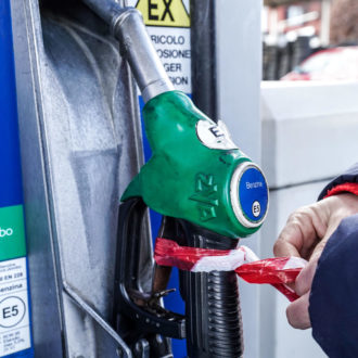 Copertina di Meloni “in riserva”: il Fatto di domani 25 gennaio