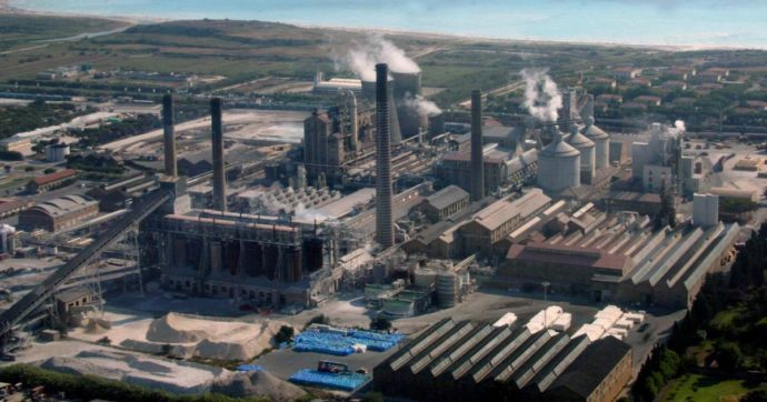 Pfas nell’aria: “Da sola l’ex Solvay ha emesso in 16 anni più della metà dell’inquinamento italiano da gas fluorurati”