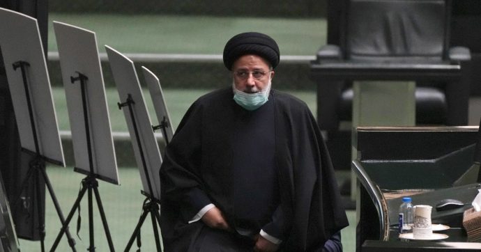 Iran, sempre più religiosi legati al regime contro la repressione di piazza: “Punizioni e condanne inique. Lo scopo è creare terrore”
