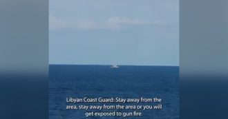 Copertina di Migranti, Geo Barents intercetta barca in difficoltà e la guardia costiera libica minaccia: “Allontanatevi o esposti al fuoco”. Il video di Msf