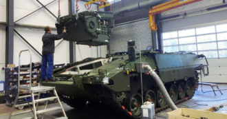Copertina di Record in Borsa e previsioni di ricavi in rialzo per l’azienda che costruisce i carri armati tedeschi Leopard