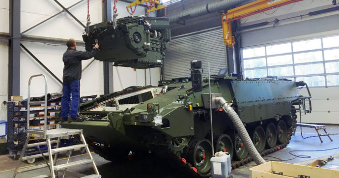 Record in Borsa e previsioni di ricavi in rialzo per l’azienda che costruisce i carri armati tedeschi Leopard