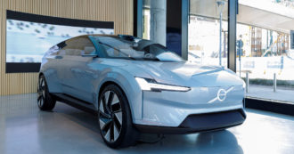 Copertina di Volvo, la concept Recharge debutta in Italia. Esposta al Volvo Studio di Milano