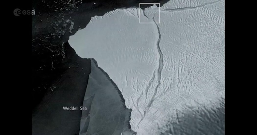 Antartide, il progressivo distaccamento del mega iceberg ripreso dai satelliti: le immagini degli ultimi due anni – Video