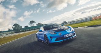 Copertina di Tra fibra di carbonio e 300 cavalli da pista: così l’Alpine si fa bella