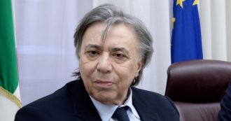 Copertina di Zelensky a Sanremo, Freccero: “Errore tragico della Rai mescolare musica e morti”