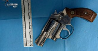 Copertina di Messina Denaro, nel covo trovate pistola e parrucca