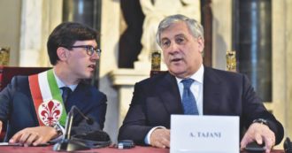 Copertina di Nardella dona le chiavi della città a Tajani e fa infuriare l’Anpi: “Si premi chi merita”