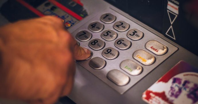 Violenza economica, una guida per riconoscerla (e contrastarla)