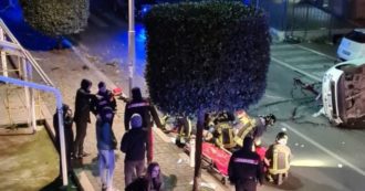 Copertina di L’incidente con 5 morti a Roma: la dinamica. “Eccessiva massa nell’abitacolo”. I residenti: “La Nomentana di notte è una pista da corsa”