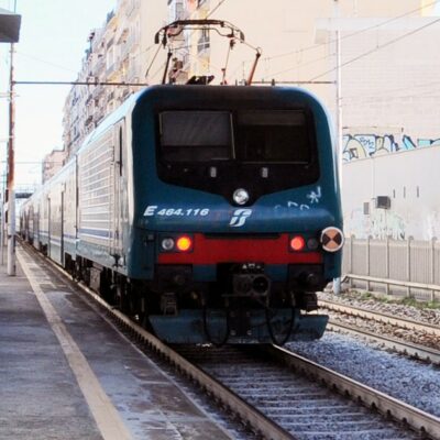 Copertina di Regionale “tamponato” da treno merci a Pontassieve: nessun ferito. Circolazione in tilt sulla Roma-Firenze