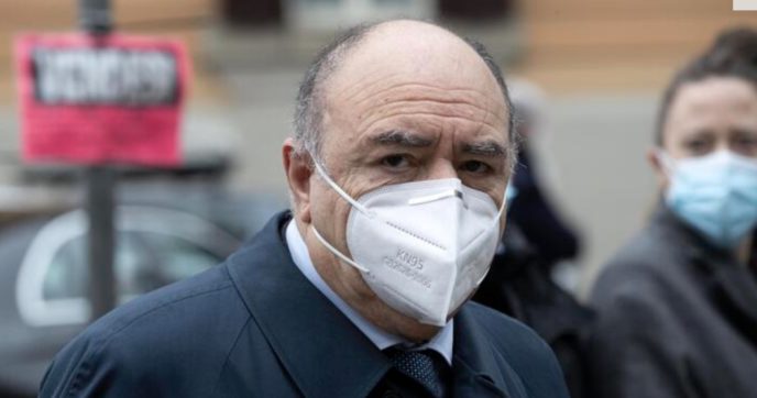 Governo, un caso la nomina di Pecoraro: diede il via libera ai funerali Priebke, Meloni lo mette a capo del team per la lotta all’antisemitismo